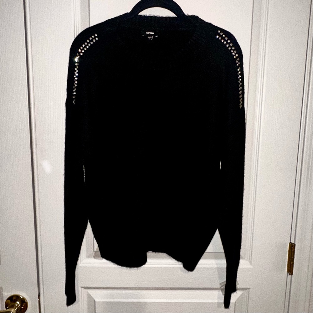 Crew neck sweater with rhinestone bling,